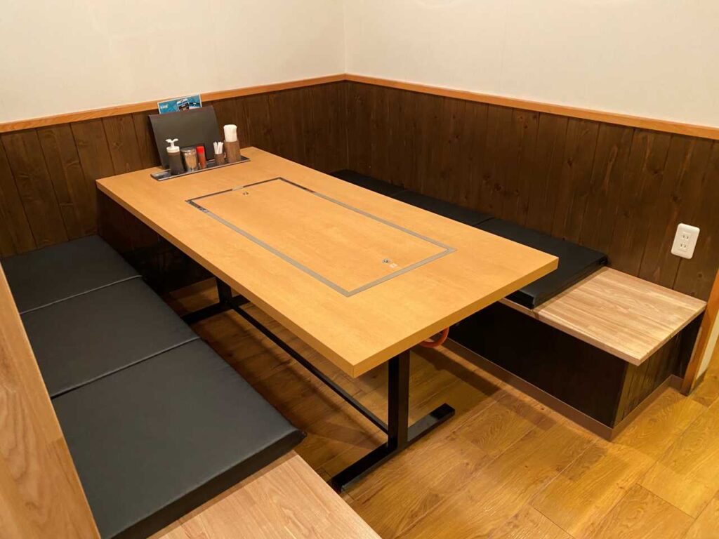 愛知県に鉄板テーブルを設置したお好み焼き店