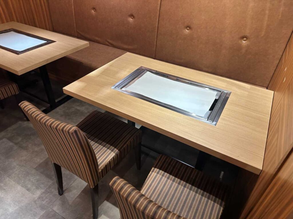 兵庫県の新規開店に合わせた製作した鉄板テーブル3